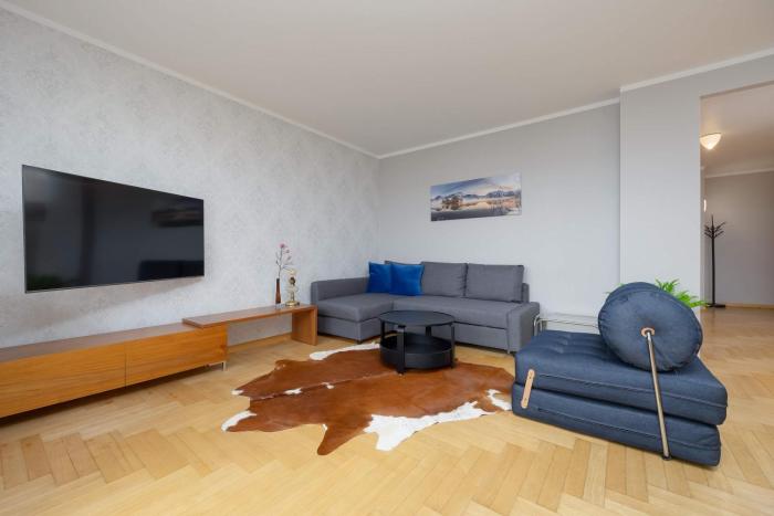 Wooden Apartment Żytnia in Warsaw with Parking by Noclegi Renters