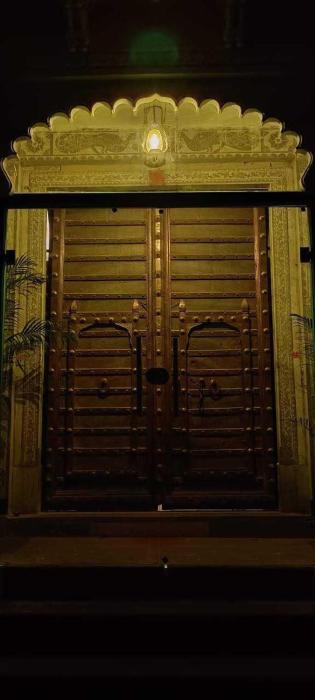 View lake village boutique