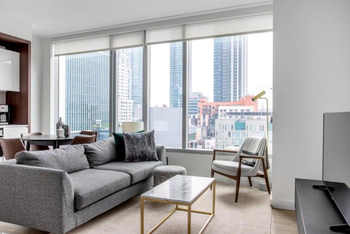 Rincon Hill 1BR w Gym Rooftop Hot Tub nr SV SFO-284