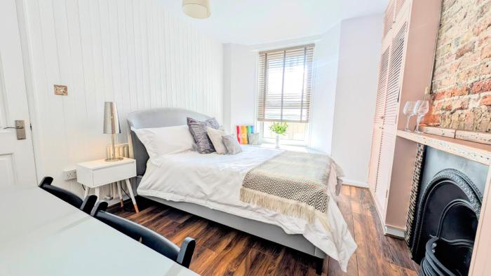 Bright Spacious room in Central Brighton