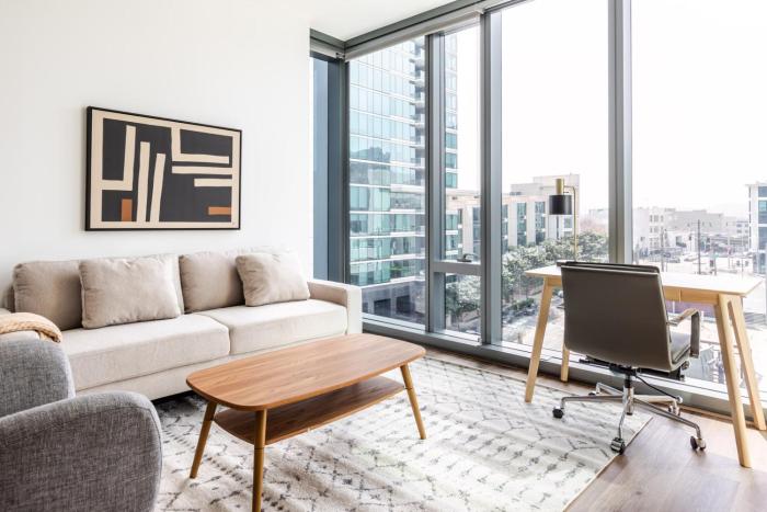 Blueground Rincon Hill EV charge nr Ferry SFO-1805