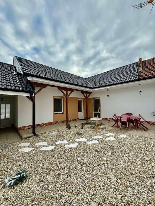 Chaloupka u Přehrady