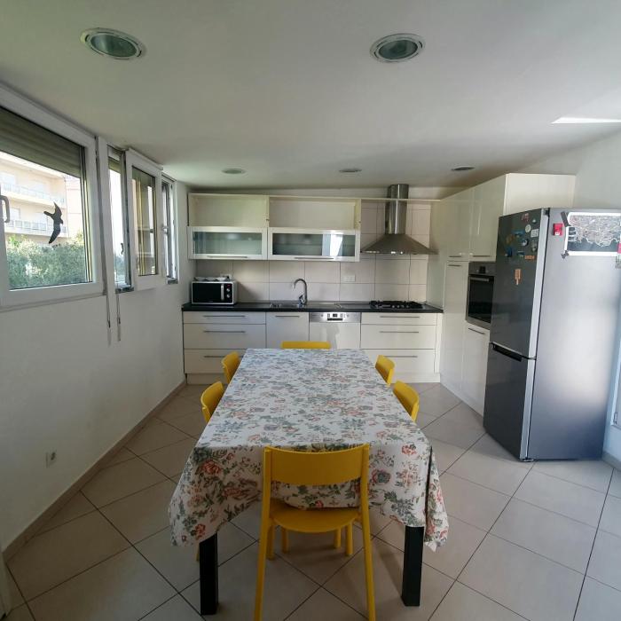 Great apartment for 5 near city center