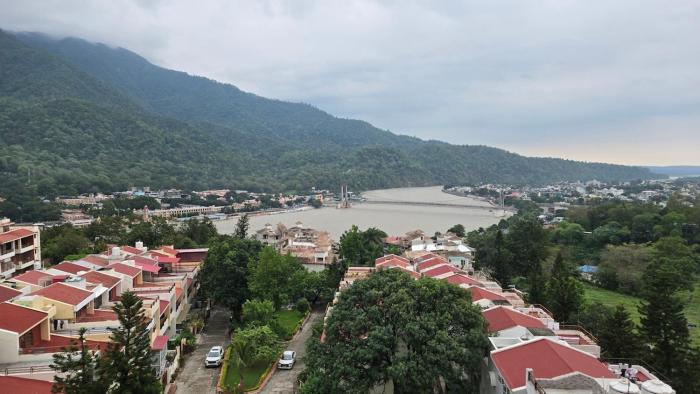 Ganga Aahana Retreat - Luxury Home Vibe & Ganga View