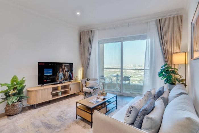 Family and Group Friendly Near Beach Metro and Marina