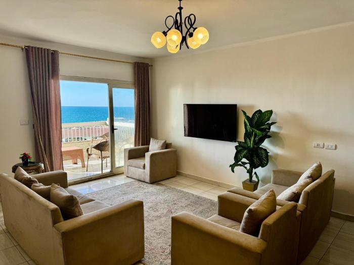 ALEX HOMES - Sidi Gaber Cozy Apartment with Direct Sea View - Families Only