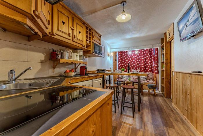 Modern 2BR Apartment for 6 - Ski-In Ski-Out Access, Rue Caron, Val Thorens