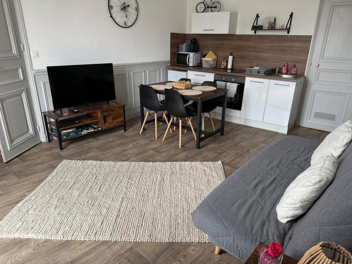 T2 avec balcon à 5 mn à pied de la mer