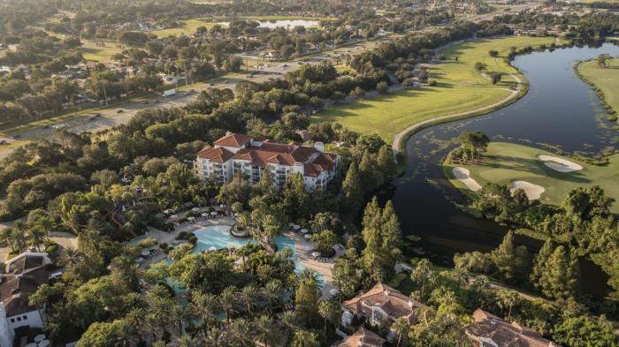 Marriotts Lakeshore Reserve 2BR Villa with Resort Access