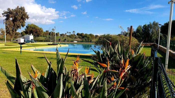 Precioso bajo en El Toyo