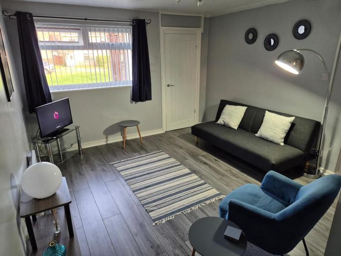 Self-contained 1 bedroom flat