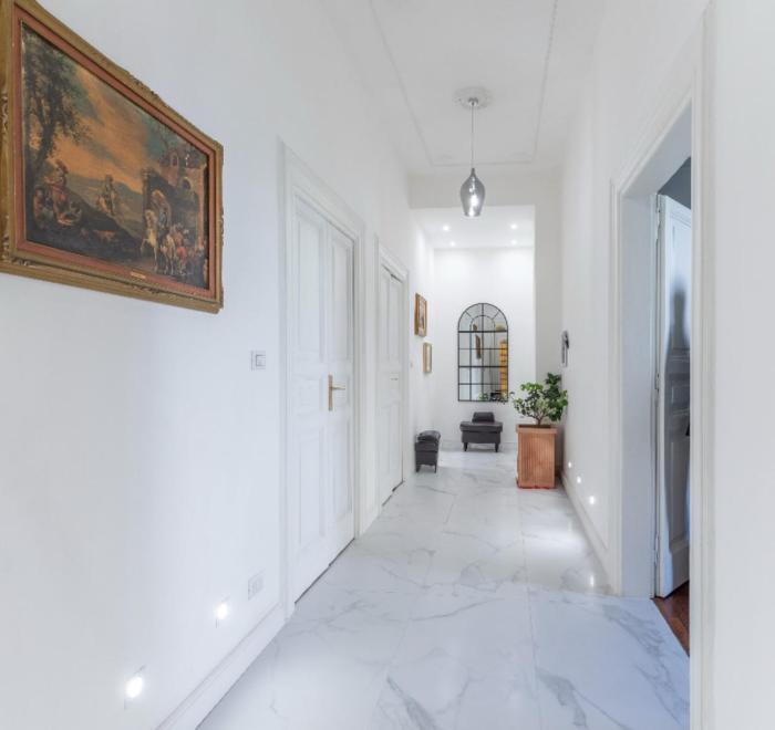 Colosseum Apartment, 3 bedrooms, 3 baths, large living room with a sofa bed, the apartment can accommodate 8 people