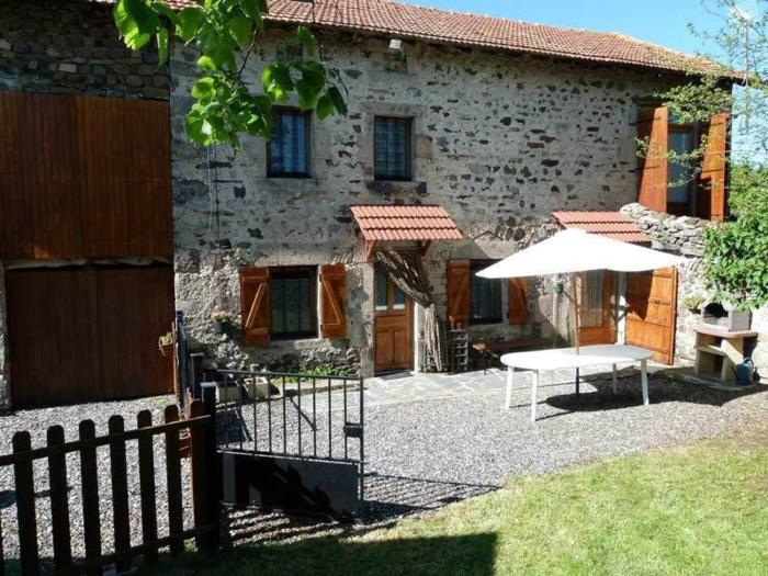 Ferme rénovée avec jardin, garage et wifi gratuit à Chamalières-sur-Loire - FR-1-582-1
