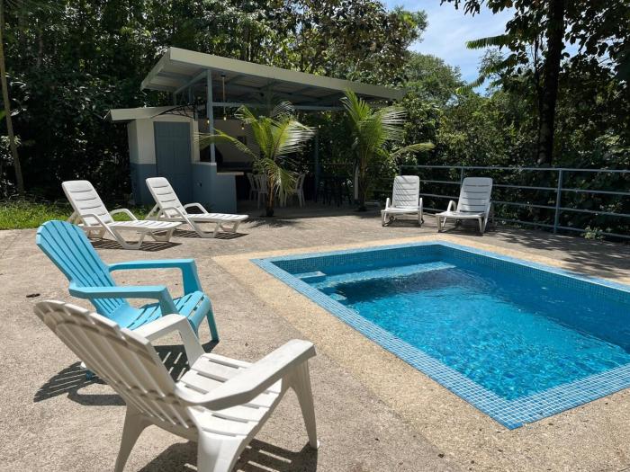 Casa Ballena with Beach Access and Private Pool