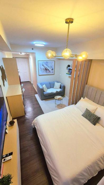 Condo in Pasay 12th flr studio unit-near MOA, PICC