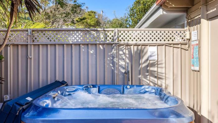 Shoal Bay Townhouse with Spa