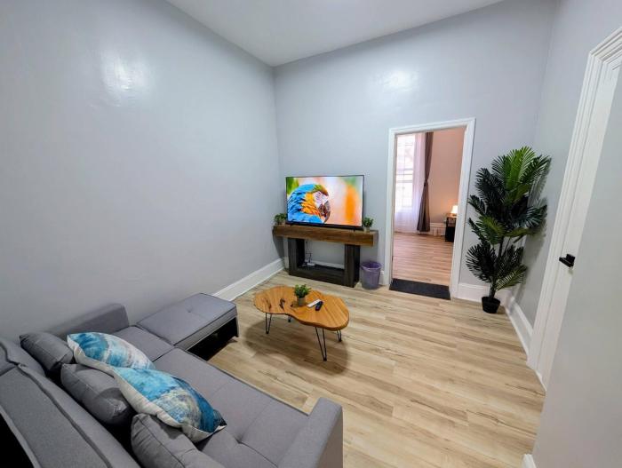 Central brownstone in Hoboken Dwntn! 15 mins to NY