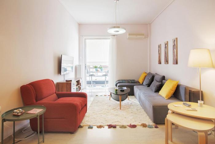 Modern & Homely apartment with balcony