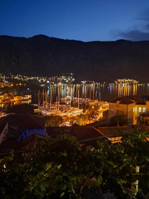 Romantic Escape - Stunning Rooftop Views - Old Town