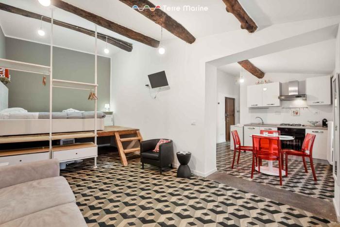 Maestrale 12, Terre Marine