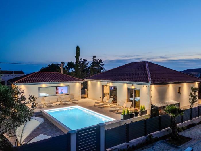 Villa Ballat with heated pool