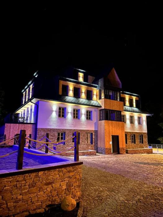 PEC 140 - apartmány Máj