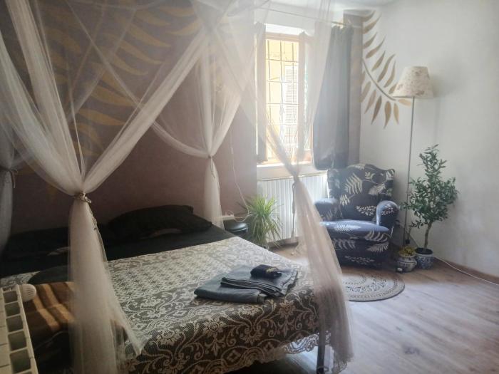 RaMaya casa dartista 2 THE ROOM