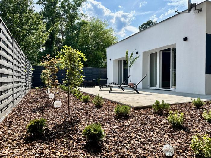 Nowoczesny Dom z Ogrodem w Warszawie NOWY OBIEKT