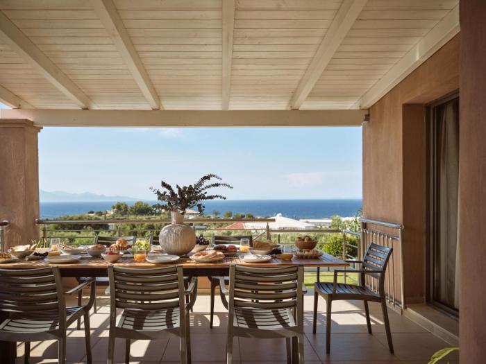 Villa Merovigli - Sea Views & Private Pool, Ideal for Large Groups, by ZanteWize