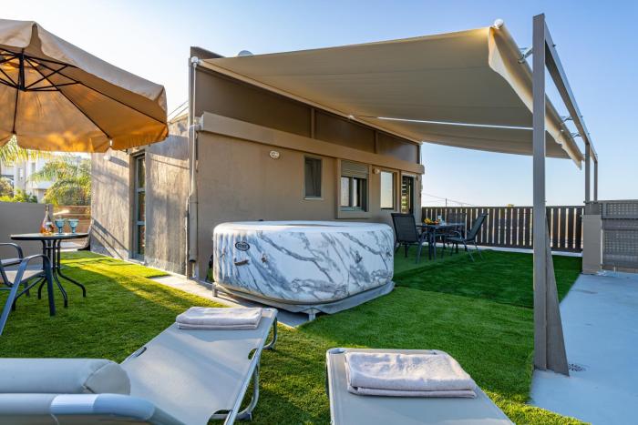 Panorama View Apt with Jacuzzi by 8essentially