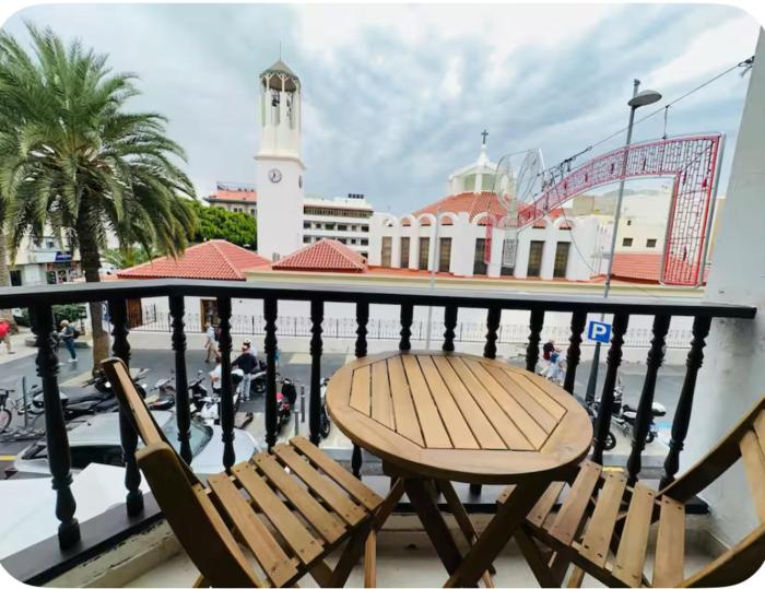 Central flat Los Cristianos Square