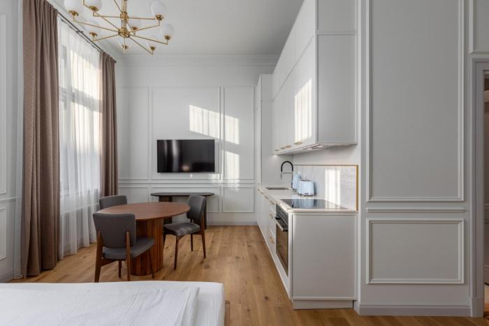 Roze Center Apartments