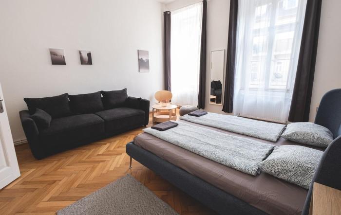 Sunlit Modern Retreat in the Heart of Budapest