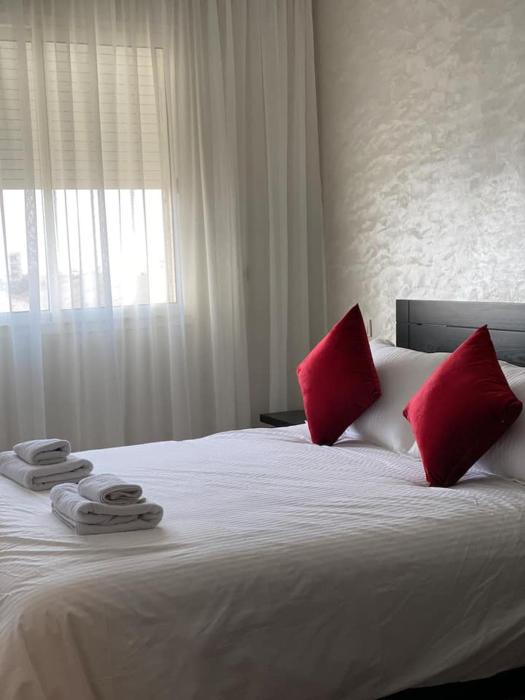 Appartement Spacieux & Moderne, 2 min Gare, 10 min Plage, Parking Gratuit