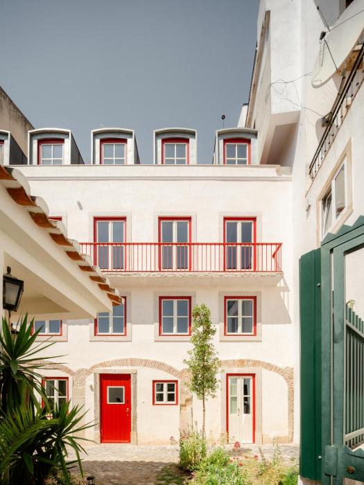 O Poleiro - Modern Living