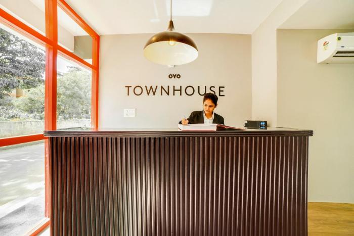 Townhouse Sarvar Hospitality Near Ascendas Park Square Mall