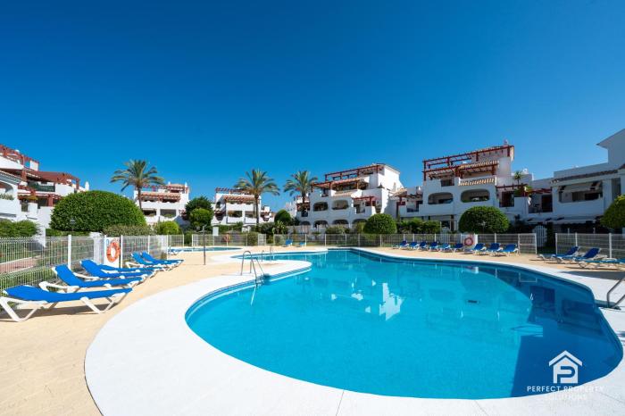 Noray Bright Beachfront 3BR - Terrace, Prime Spot