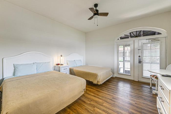 Cozy Naples Retreat with Community Pool and Water View