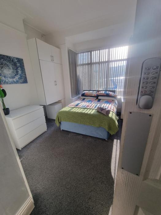 Generous double bedroom with ensuite - home from home!