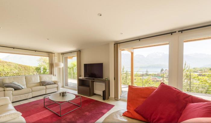 NEW! Villa lor bleu -DUPLEX & MAINFLOOR- by Les éclectiques