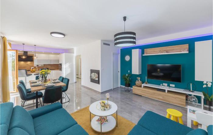 3 Bedroom Awesome Apartment In Kavran