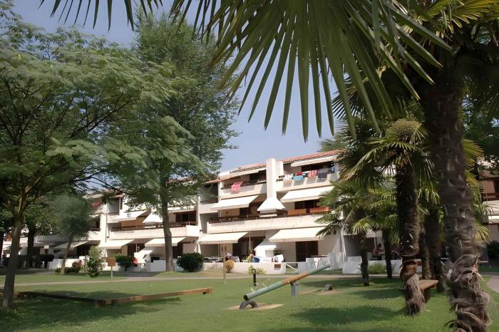 Houses and Apts. in Lignano 21694