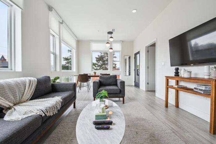 Highline Hideaway | Espadin LoHi