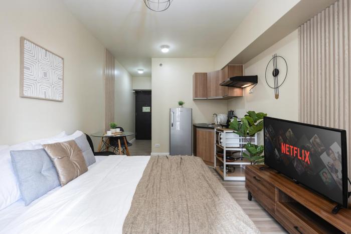 Furnished Studio in Avida Towers Riala, Cebu IT Park with Pool, Fast WiFi, Netflix and More