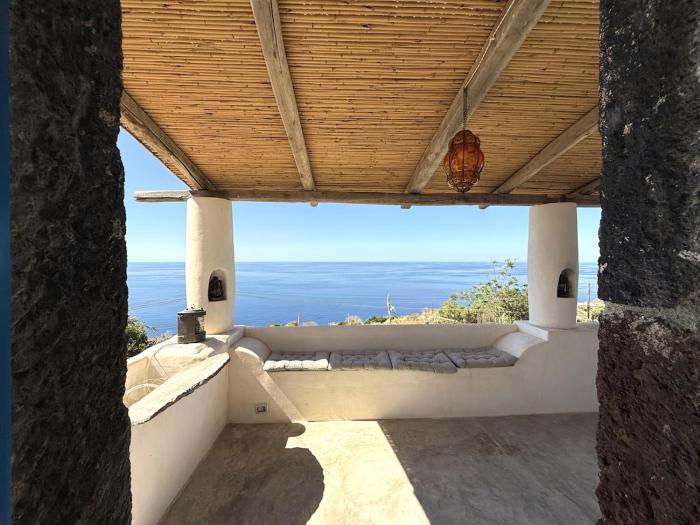 Casa Chiara, terrace with sea view