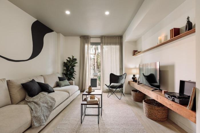 Hebron - 2 bedrooms and office in Gràcia