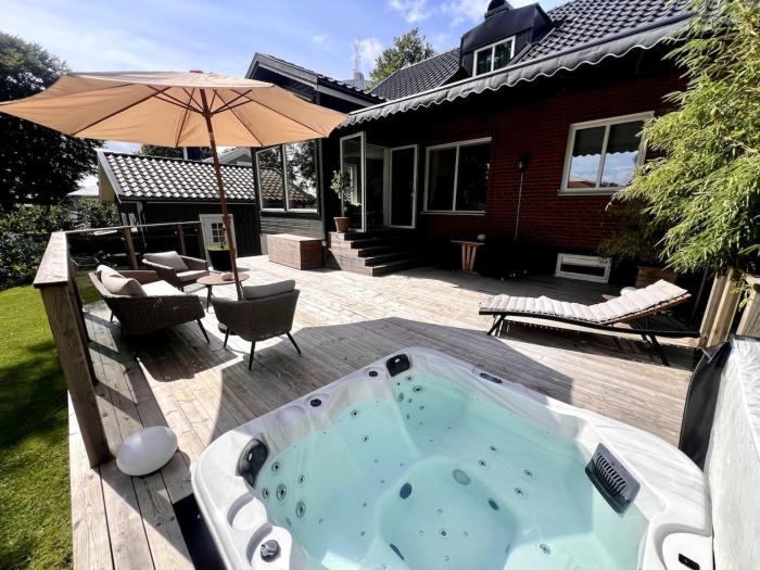 Stylish Villa, Terrace & Garden