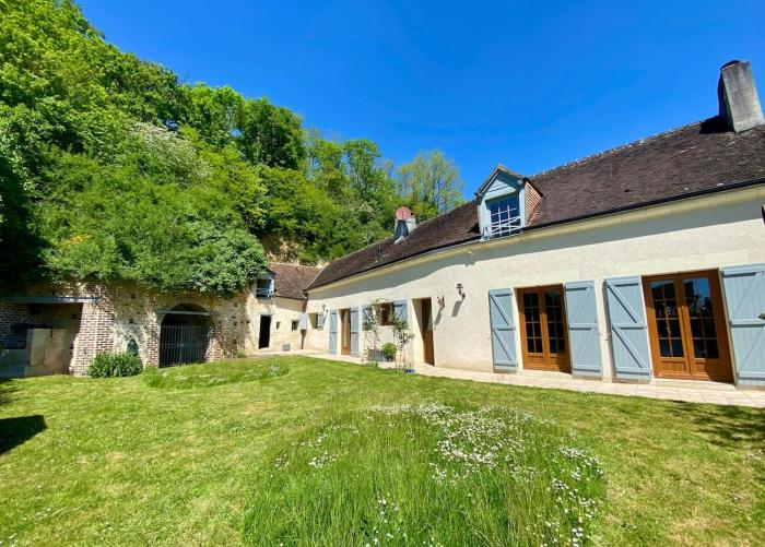 NEW gite confort 220 m2, 6CH-4SDB-4WC avec jacuzzi, gym, billard, babyfoot, à 2h30 de Paris