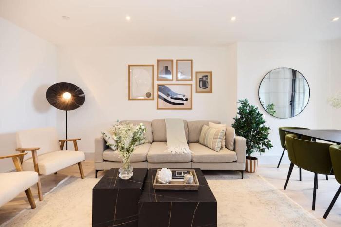 The South Wimbledon Escape - Lovely 3BDR with Balcony