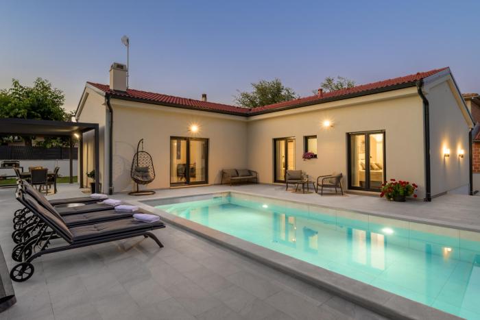 Villa Suri by Istrialux